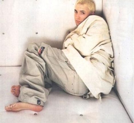 في الوضعيّات النكوصيّة وفي أنّ الجنون افتراق المصير عن الحاضر نقد مقال الكاتبة رجاء بن سلامة “في الوضعيّات النّكوصيّة وفي أنّ سبب الجنون هو توحّد الأصل بالمصير “