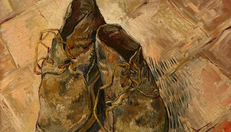 الحقيقة  في  الحكاية أو حين  يعود  المداس  إلى  قدميه (1)