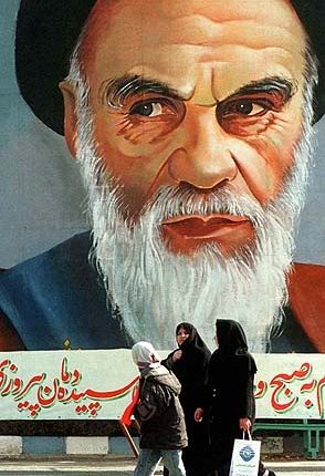 الأساطير المؤسّسة للثورة الإسلاميّة في إيران