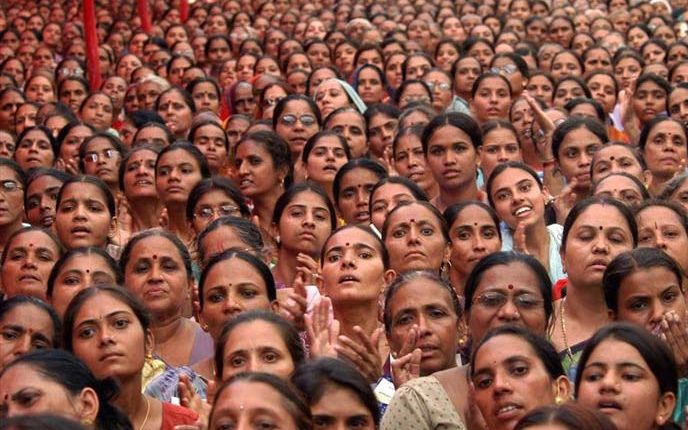 نساء من العالم