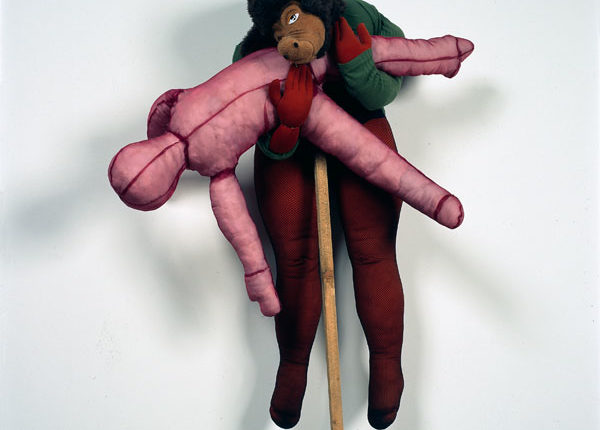 مألفون-مفككون (تفصيل) Annette Messager 2002