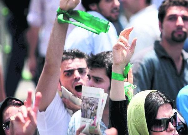 جماهير دولة الملالي… وجماهيرنا