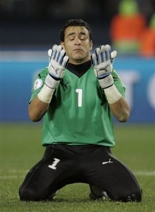 الدين للّه والكرة للجميع