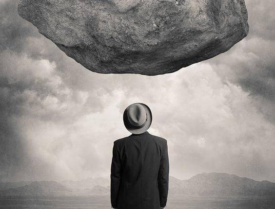 هويتان وأجزاء مبعثرة