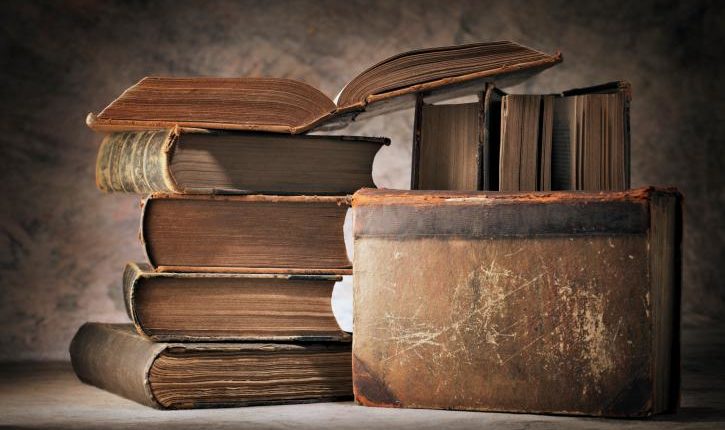 عائشة في المدوّنة التراثيّة… إمرأة الظّهور بين المتعالي والتّاريخيّ