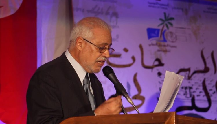 كأنّه الآن وهنا